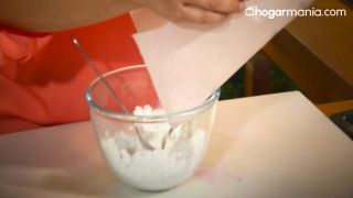 Как сделать шипучую цветочную бомбочку для ванны — добавьте лепестки в смесь